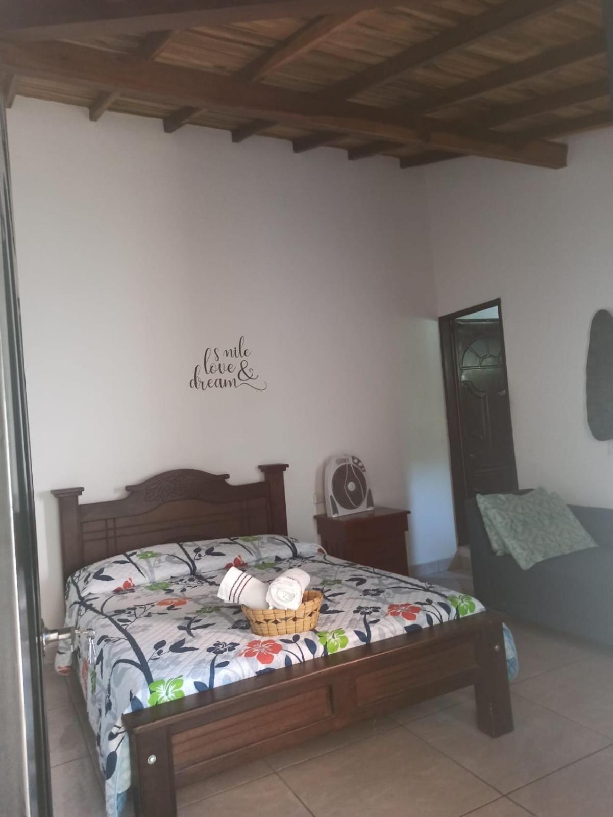 Hostal Jose Navarro Guadalupe Extérieur photo